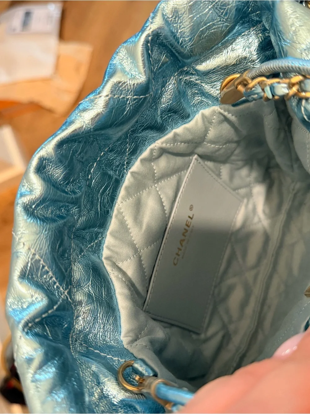 CHANEL Metallic Calfskin Quilted Mini Chanel 22 Blue - Picture 10 of 10